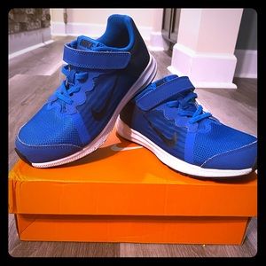 Boys Nike Sneakers - Size 2Y